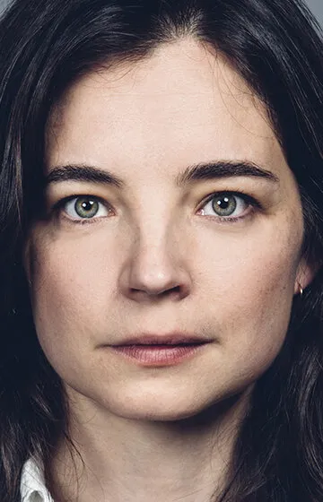 Фотография актёра Луиз Петерхофф