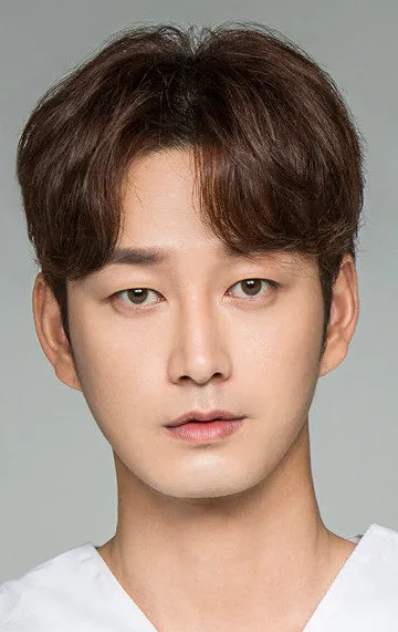 Фотография актёра Ли Хён-ук