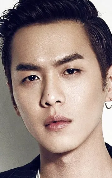 Фотография актёра Чжан Жоюнь