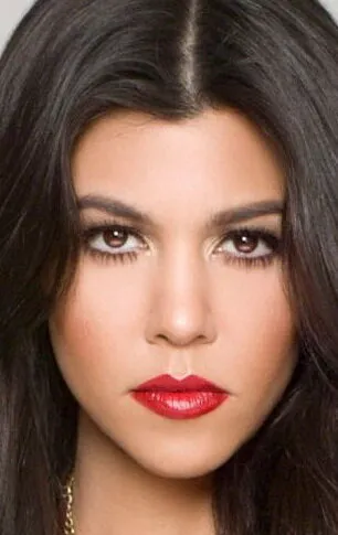 Фотография актёра Кортни Кардашьян