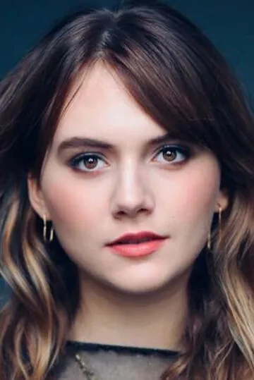 Фотография актёра Эмилия Джонс