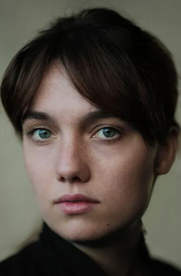 Фотография актёра Нелл Барлоу