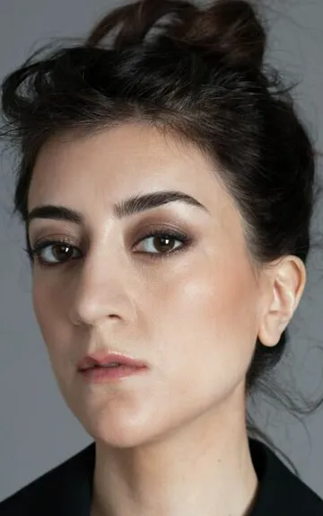 Фотография актёра Гизем Эрдоган