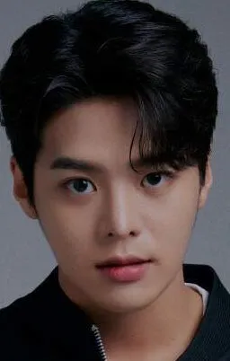 Фотография актёра Рёун