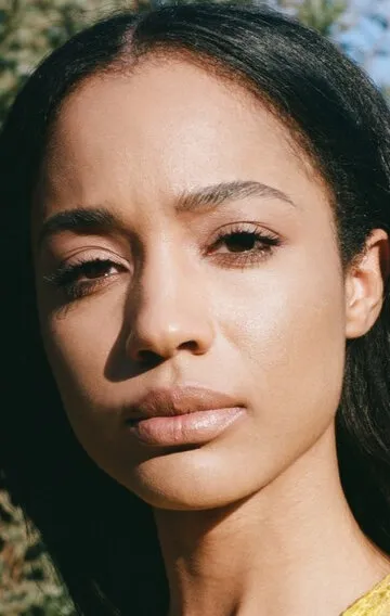 Фотография актёра Эринн Уэстбрук