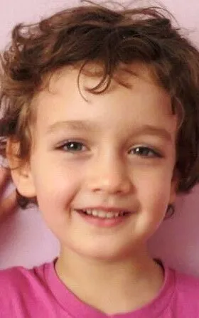 Фотография актёра Озгюр Эге Нальджи