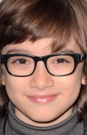 Фотография актёра Эжи Робертсон