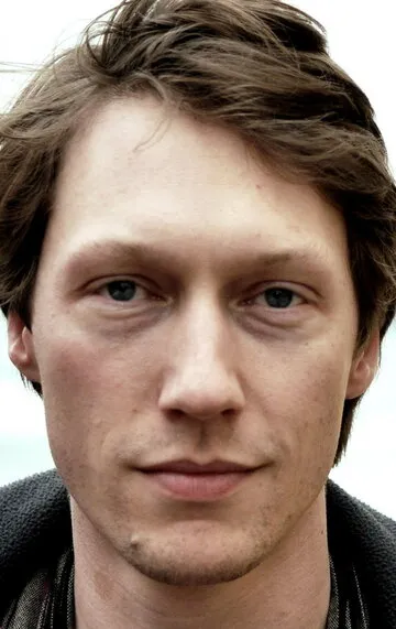 Фотография актёра Саймон Дж. Бергер