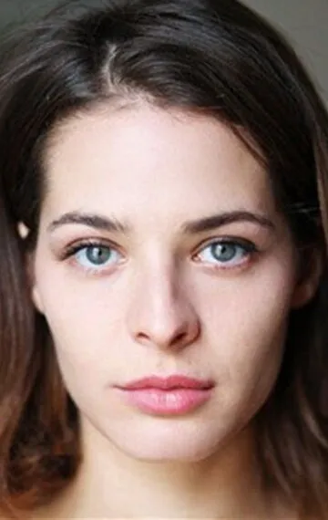 Фотография актёра Эстер Комар