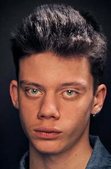 Фотография актёра Леон Де Ла Валле