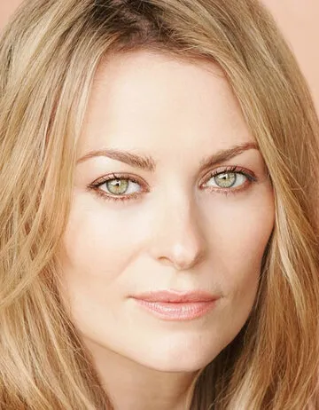 Фотография актёра Кэт Стюарт