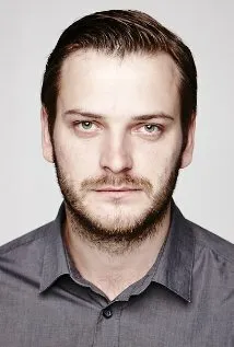 Фотография актёра Том Дж. Бенедикт