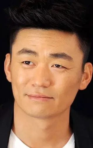 Фотография актёра Ван Баоцян