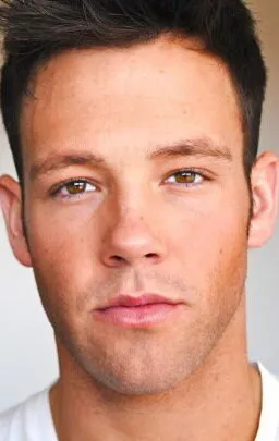 Фотография актёра Тейлор Фрэй