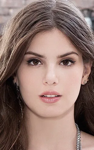 Фотография актёра Камила Кейроз