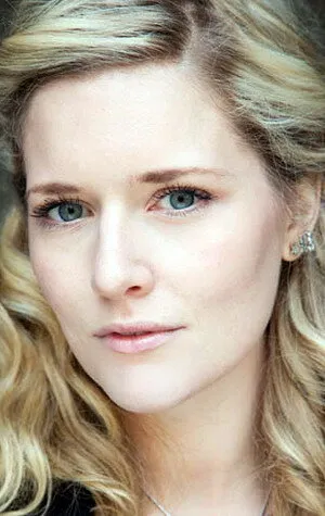 Фотография актёра Эми Де Брюн