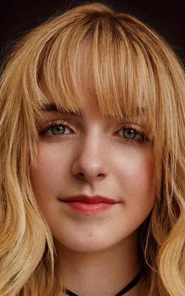 Фотография актёра Маккенна Грейс