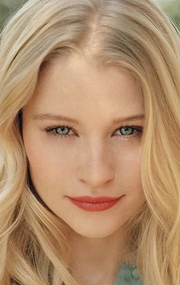 Фотография актёра Эмили де Рэвин