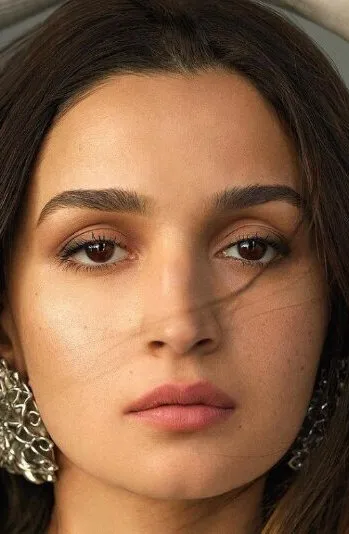 Фотография актёра Алиа Бхатт