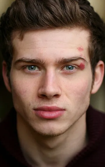 Фотография актёра Оливер Старк