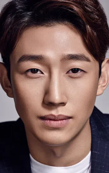 Фотография актёра Кан Ги-ён