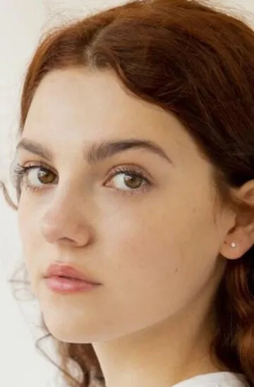 Фотография актёра Эмили Кэри