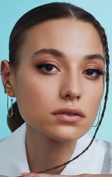 Фотография актёра Сумейе Айдоган