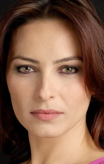 Фотография актёра Айча Бингёль