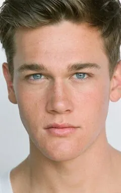 Фотография актёра Тейлор Джон Смит