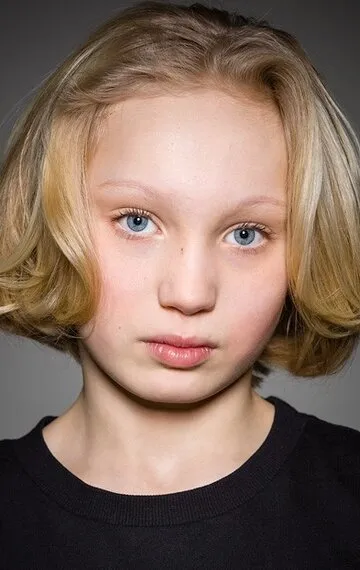 Фотография актёра Хелена Ценгель