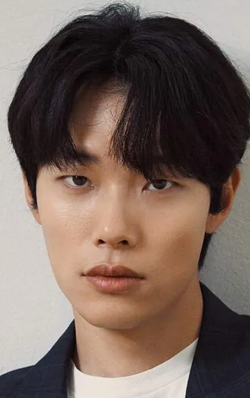 Фотография актёра Рю Джун-ёль