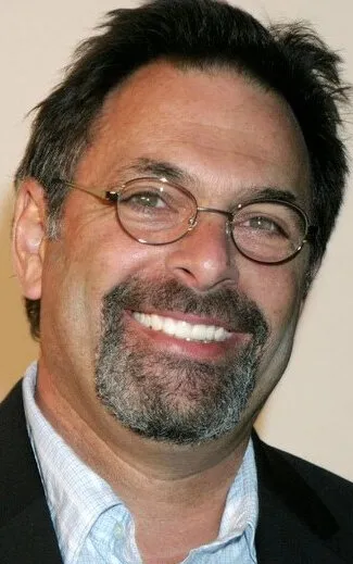 Фотография режиссера – Кен Олин (Ken Olin)