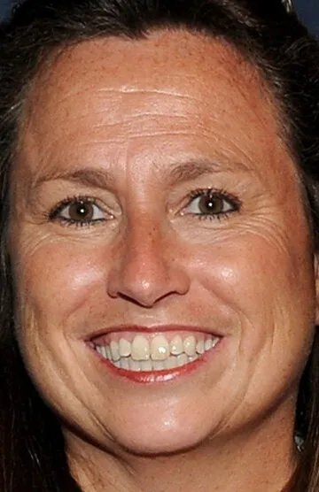 Фотография актёра Бет МакКарти-Миллер