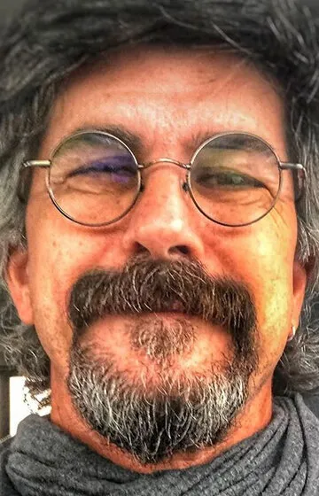 Фотография режиссера – Гай Норман Би (Guy Norman Bee)