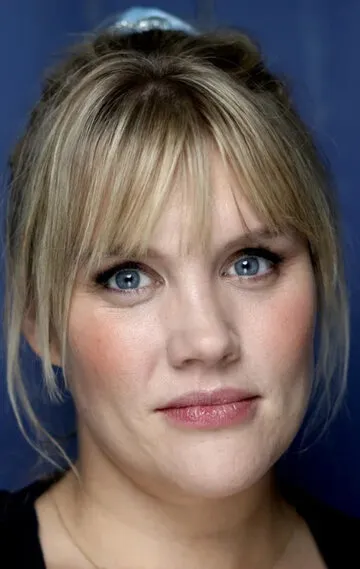 Фотография режиссера – Эмиральд Феннел (Emerald Fennell)