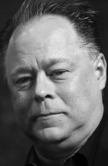 Фотография актёра Келли Эсбёри