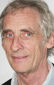 Фотография режиссера – Роджер Споттисвуд (Roger Spottiswoode)