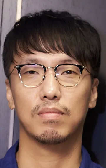 Фотография актёра Юн Джон-бин