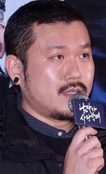 Фотография актёра Хан Дон-ук