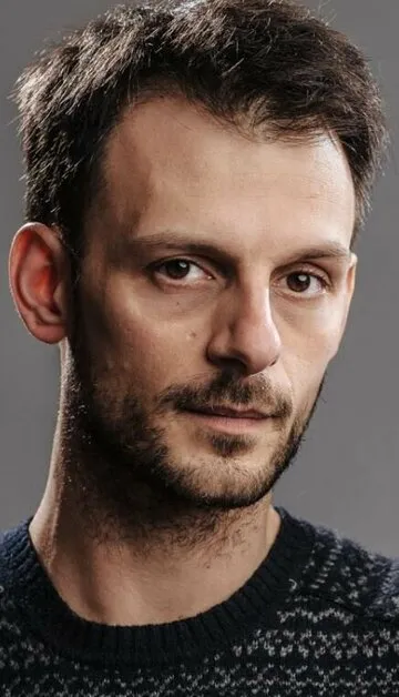 Фотография актёра Инти Кальфат