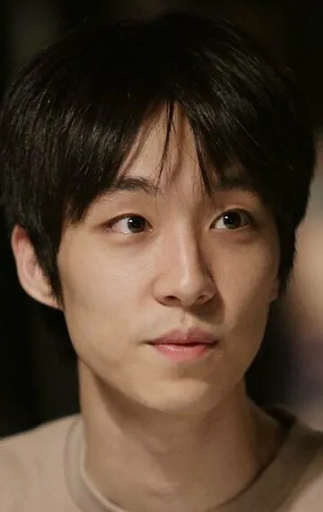 Фотография актёра Ли Чхун-хён