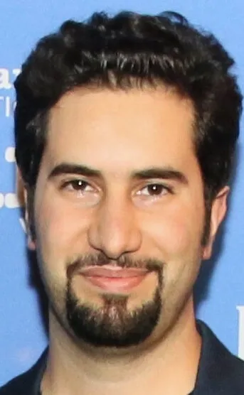 Фотография режиссера – Курош Ахари (Kourosh Ahari)