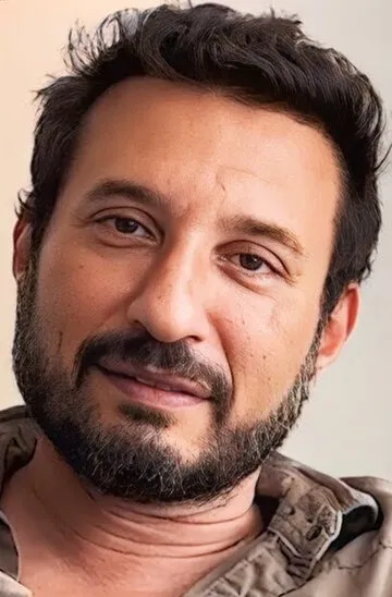 Фотография актёра Хоми Ададжаниа