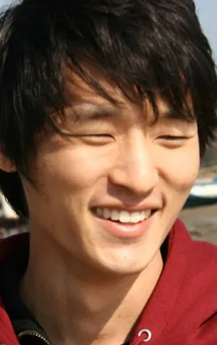 Фотография режиссера – Юн Сон-хён (Yoon Seong-hyeon)