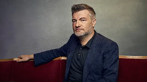 Создатель «Черного зеркала» снимает детективный сериал для Netflix смотреть онлайн бесплатно